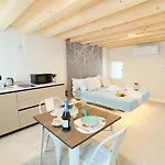 Graceful Purgatory By Ca-sa Check Apartman *